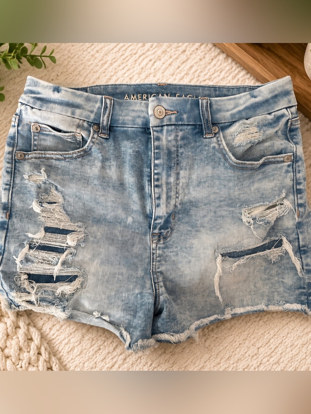 American Eagle Outfitters Light Wash Distressed Denim Jean Shorts